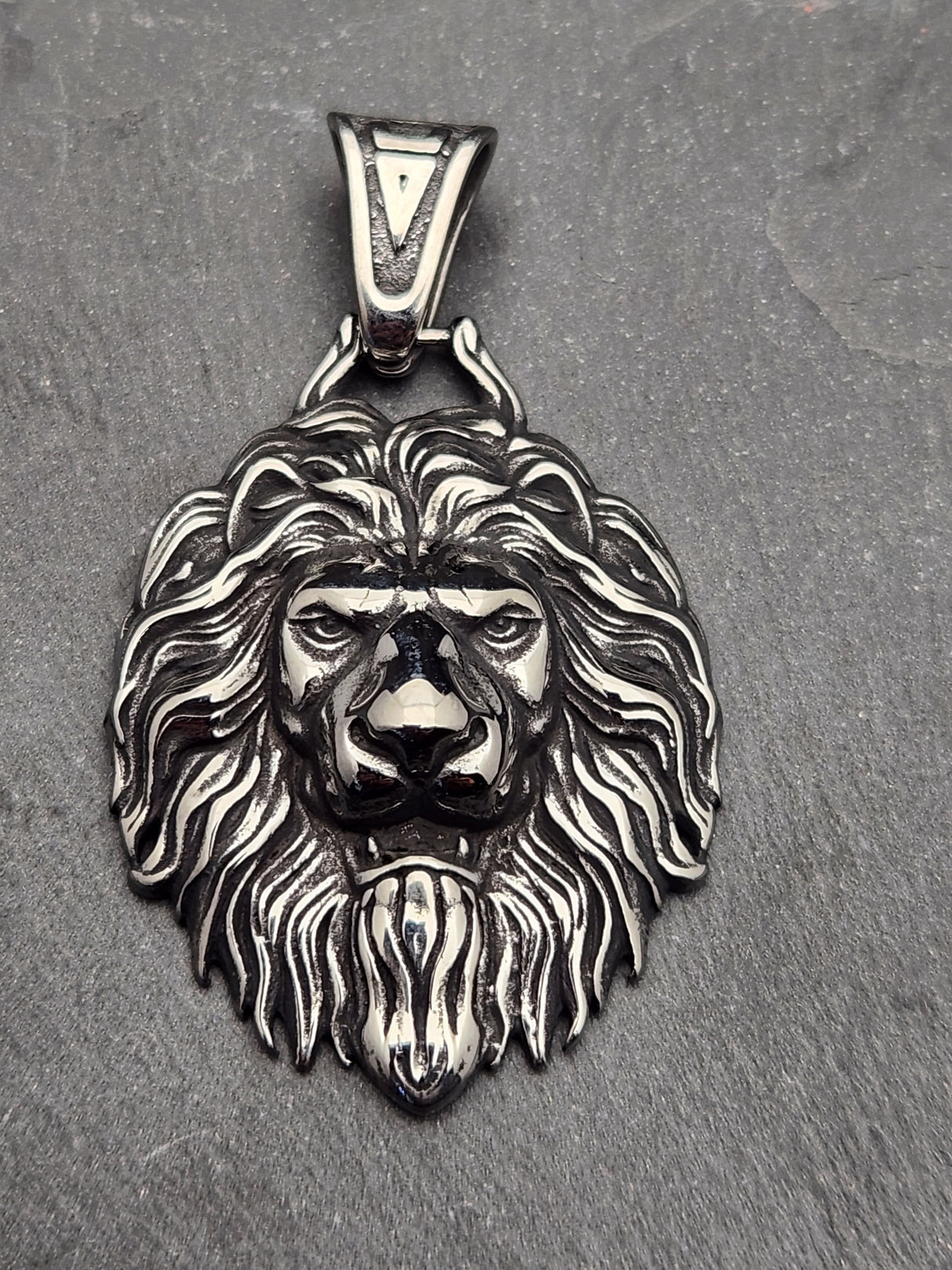 Edelstahlanhänger THE LION