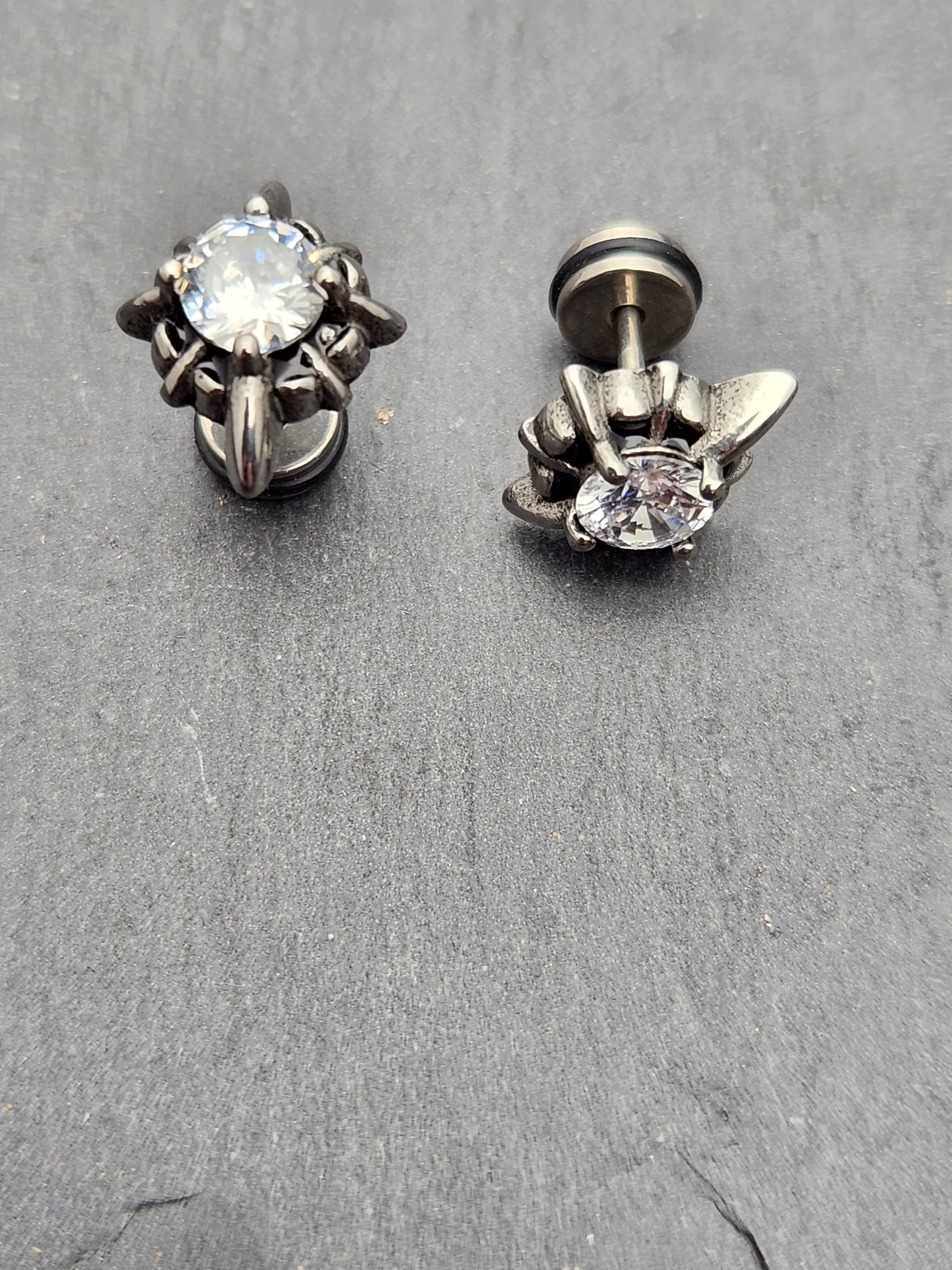 Edelstahl Ohrstecker "White Edelweiss" mit Drehverschluss