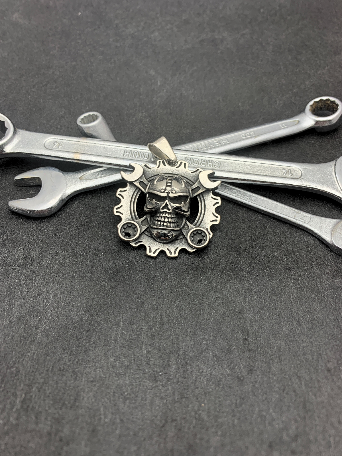 Edelstahlanhänger HARD WORKER