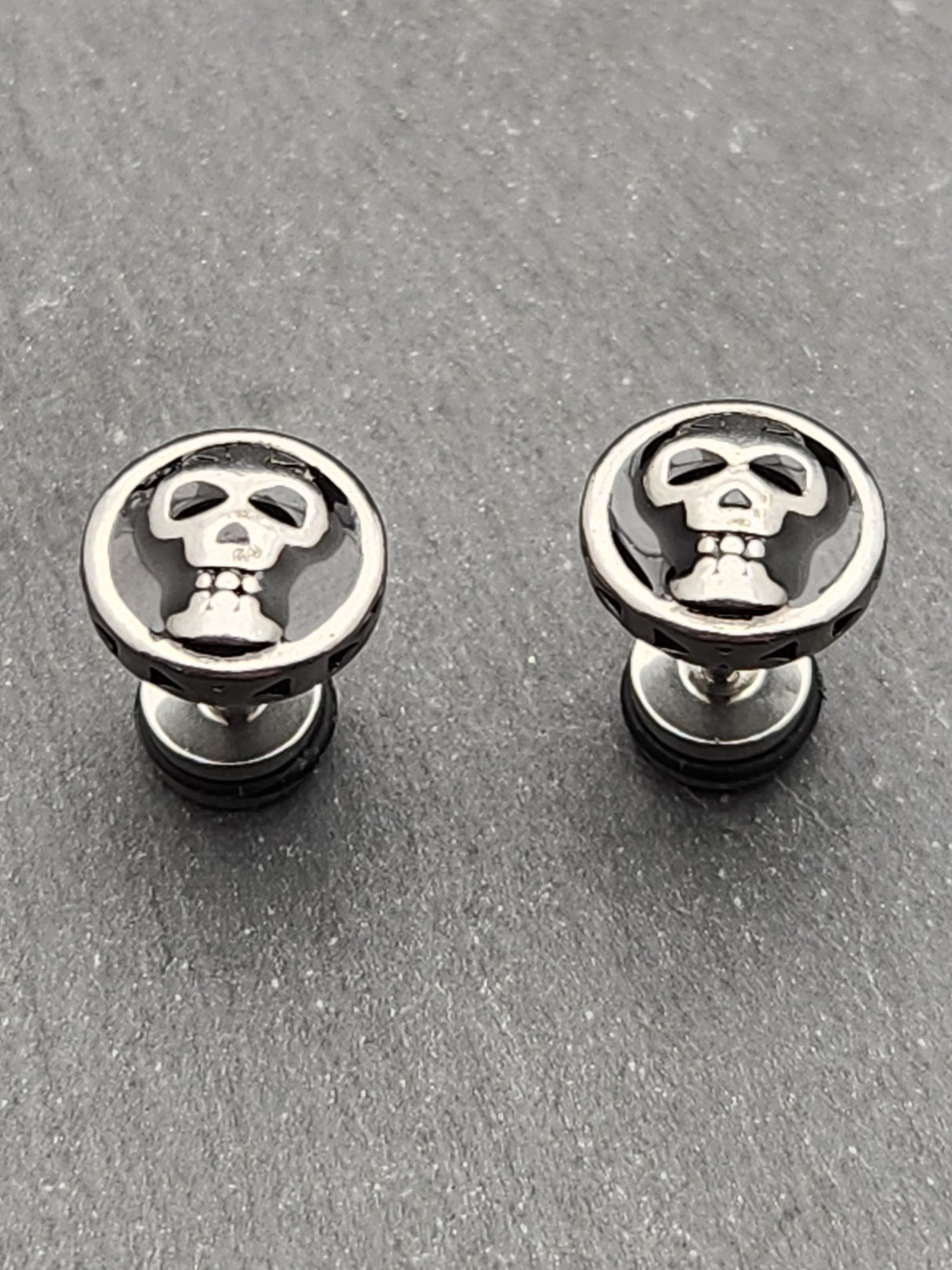 Edelstahl Ohrstecker "Skullface" mit Drehverschluss