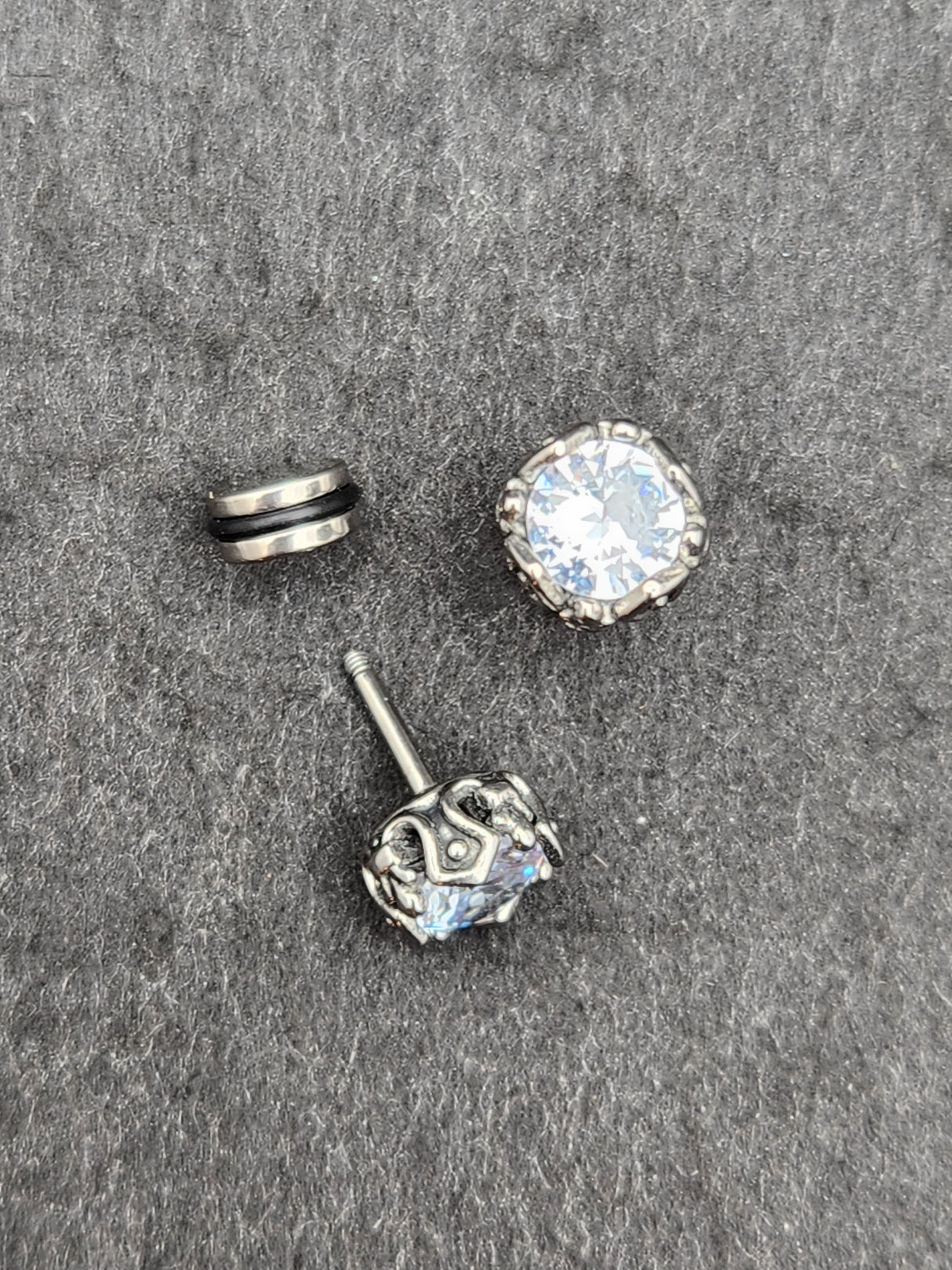Edelstahl Ohrstecker "White Rose" mit Drehverschluss