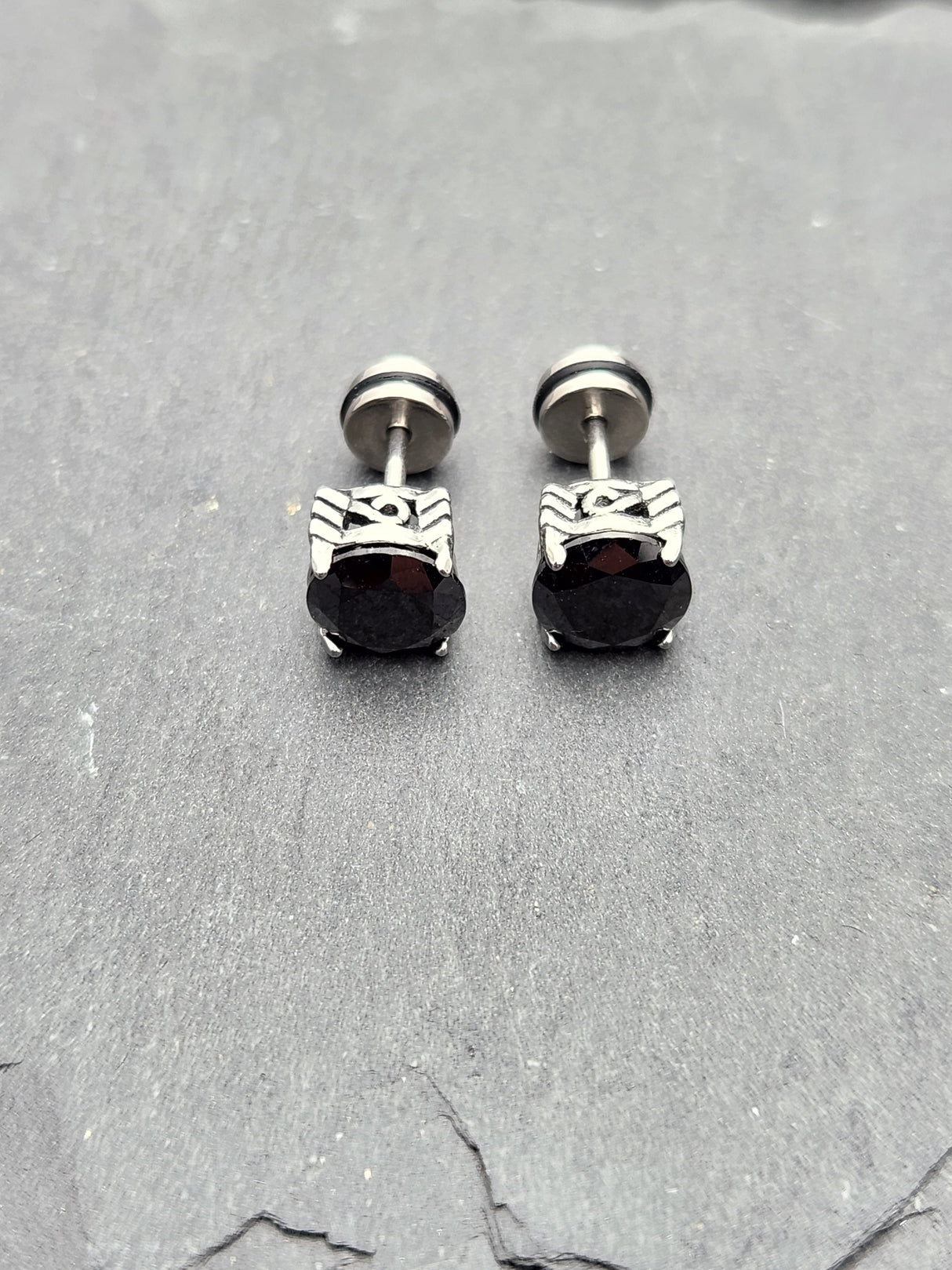 Edelstahl Ohrstecker "Black Goblet" mit Drehverschluss