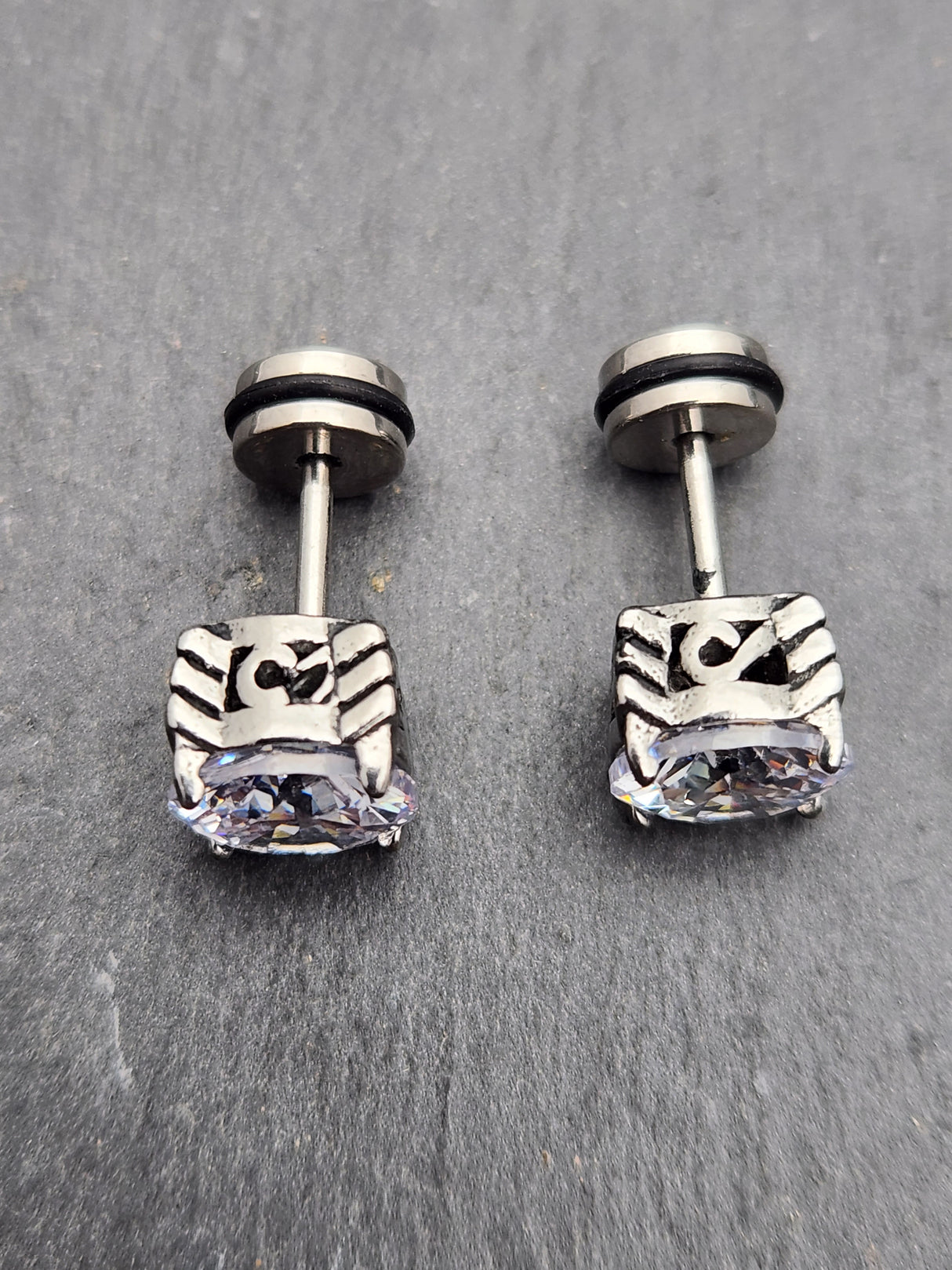 Edelstahl Ohrstecker "White Goblet" mit Drehverschluss