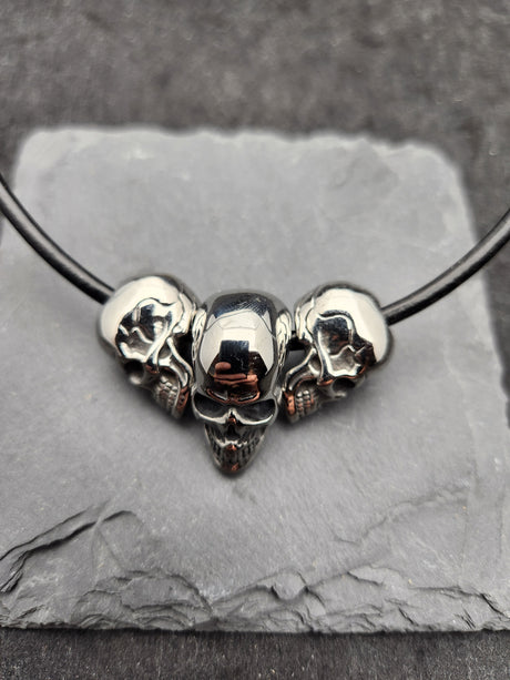 Lederhalskette TRIPLE SKULL